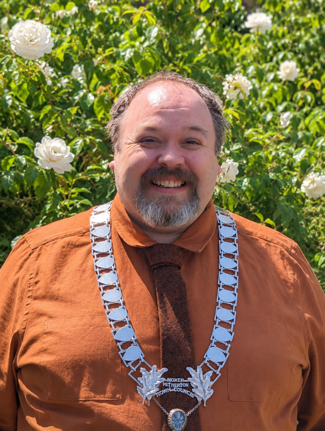 Mayor Damian Baker wearing his chains of office